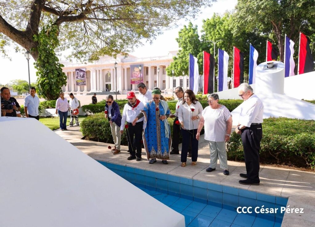Nicaragüenses e instituciones estatales rinden homenaje al comandante Tomás Borge Martínez