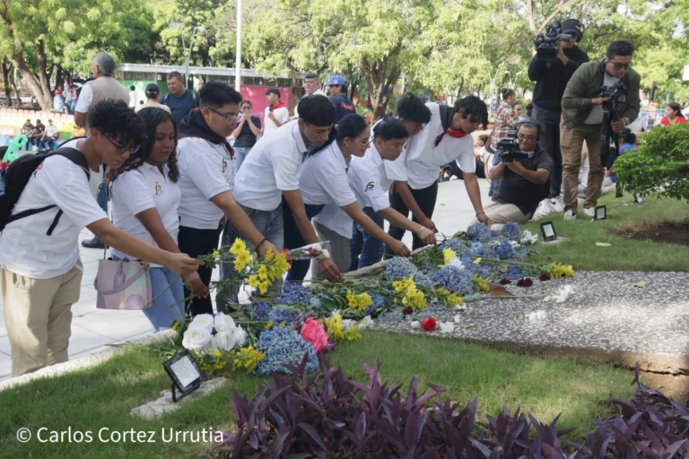 Juventud Sandinista rinde homenaje al niño mártir Luis Alfonso Velásquez Flores