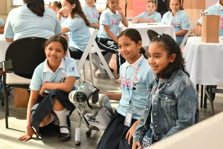 Gobierno Sandinista promueve la participación de las niñas en la innovación robótica y transformación digital