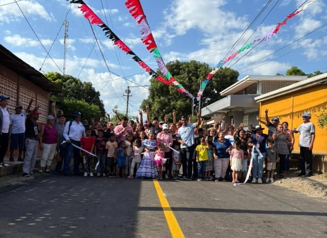 Ocho nuevas cuadras pavimentadas llevan desarrollo y bienestar a Anexo Villa Libertad
