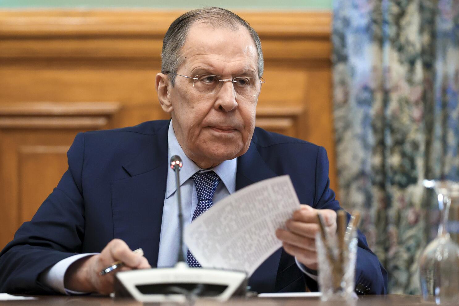 Lavrov: Exigir que los países no compren petróleo ruso barato es un comportamiento “colonial”