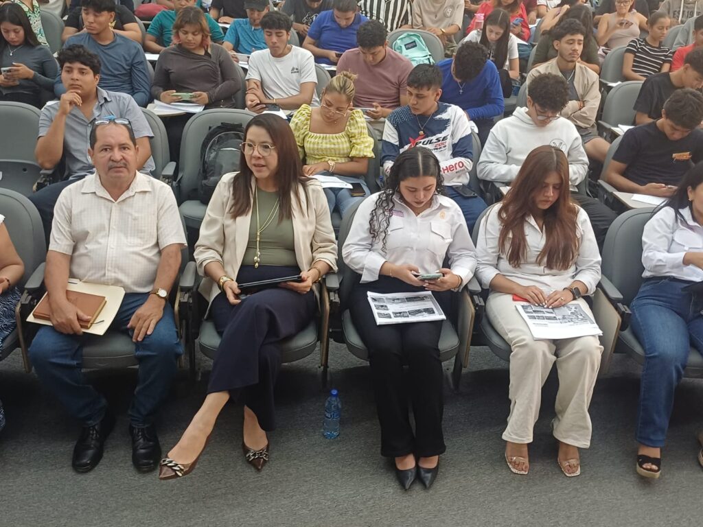 Capacitan a futuros profesionales de la construcción en permisos y planificación territorial