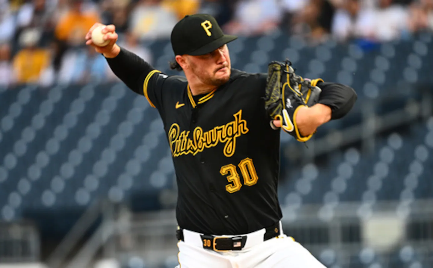 Paul Skenes coquetea a menudo con los no-hitters