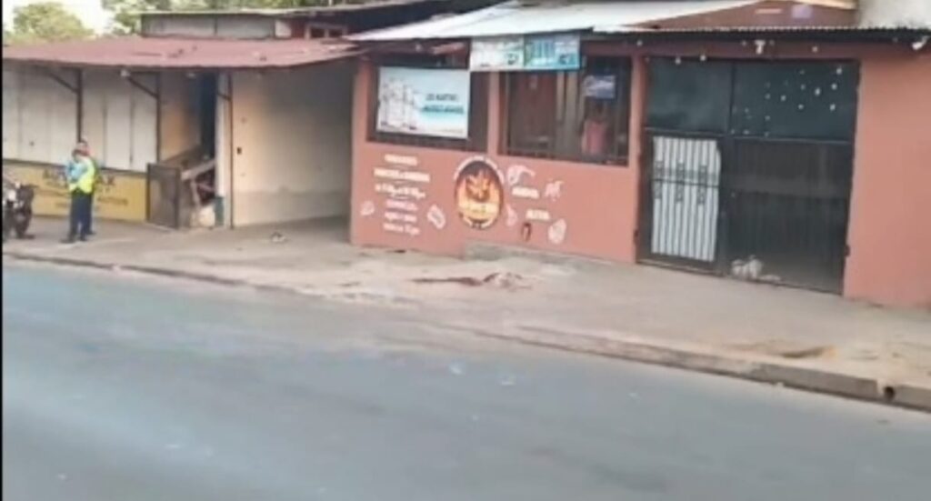 Joven fallece tras perder el control de su moto en Managua