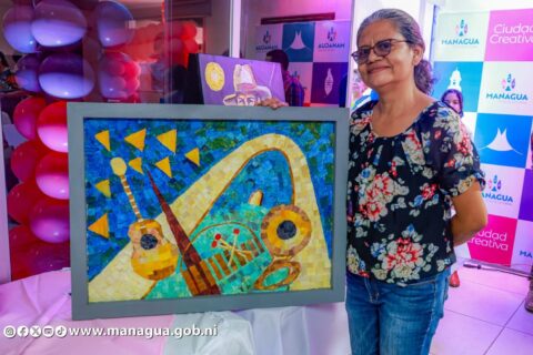 Artistas capitalinos desbordan creatividad en el certamen municipal de artes plásticas