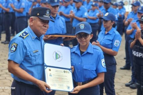MINT gradúa funcionarios en especialidades penitenciarias y bomberiles
