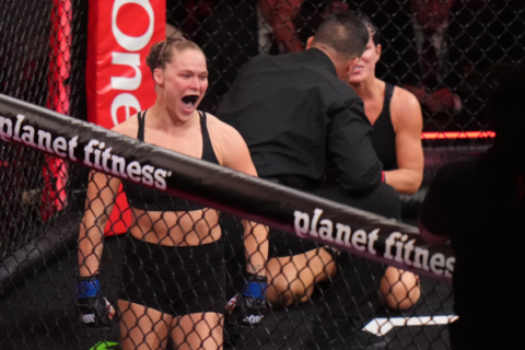 ¡En 17 segundos! Ronda Rousey rinde a Gina Carano con su famosa “armbar”