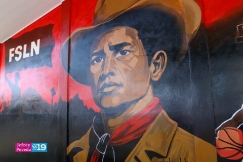 Estudiantes rinden homenaje a Sandino con develación de mural