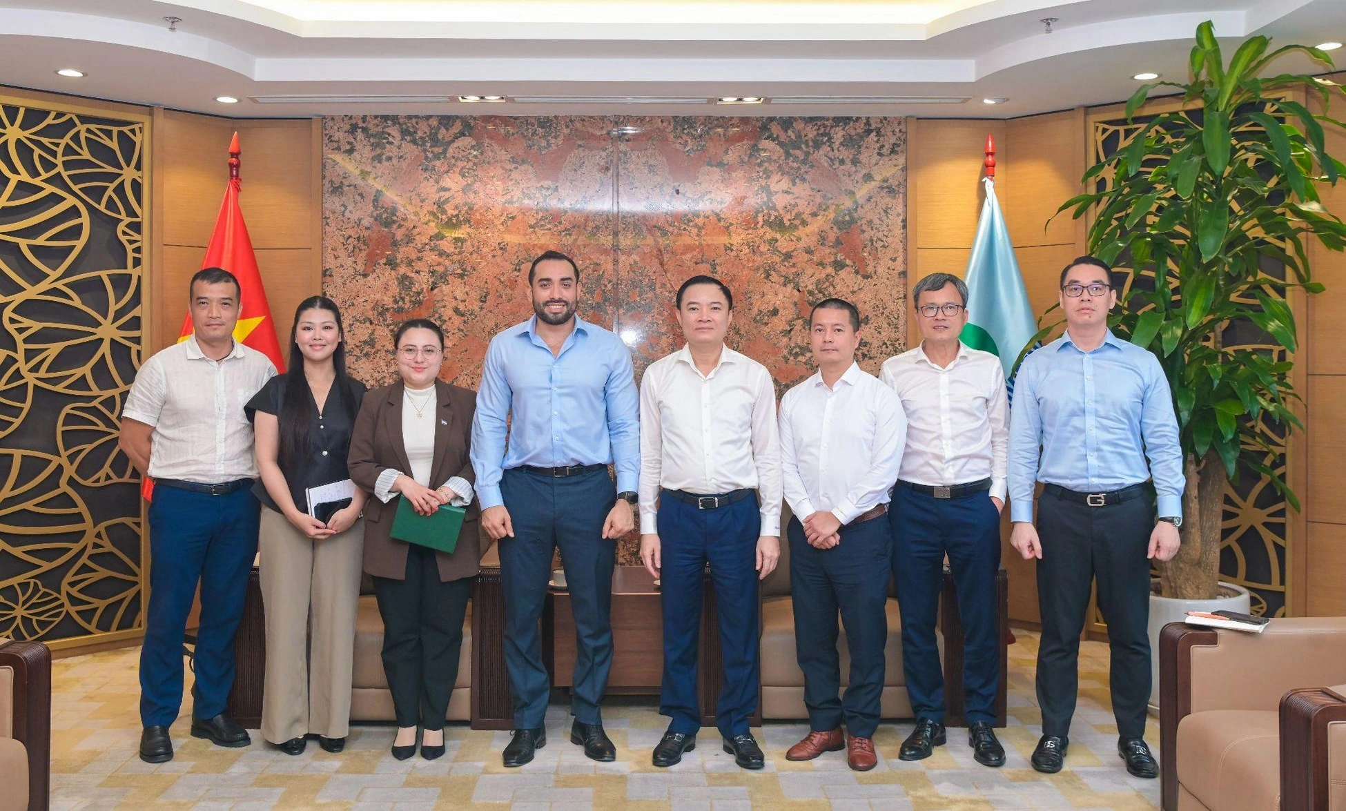PetroVietnam y Nicaragua exploran proyectos e inversiones en el sector energético