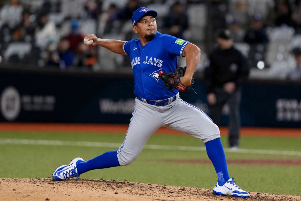 Ángel Obando firma contrato de Ligas Menores con Toronto