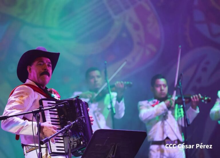 Con clásicos de la música ranchera rinden emotivo homenaje lírico a las madres nicaragüenses