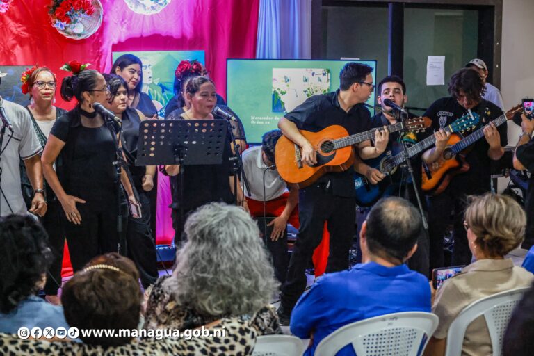 Emotivo homenaje cultural recuerda legado de Otto de la Rocha