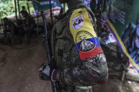 Colombia investiga combate entre disidencias de las FARC que habría dejado múltiples víctimas de esos grupos