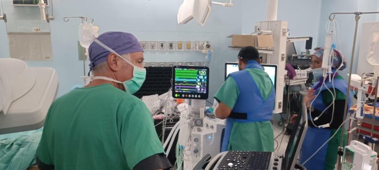 Finaliza con éxito jornada de cirugías cardíacas en León con apoyo de brigada de EEUU