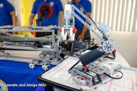 Estudiantes presentan innovadores proyectos de robótica para el desarrollo tecnológico