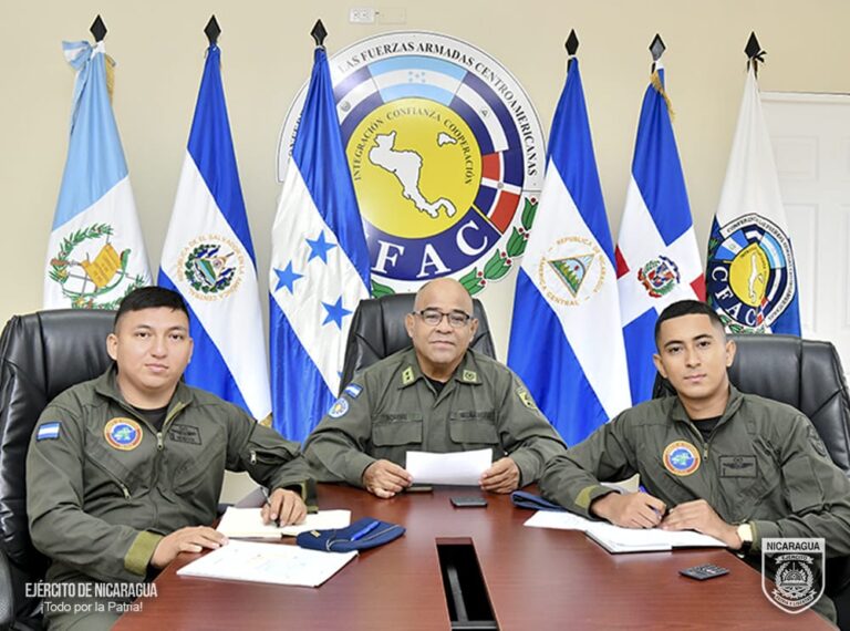 Fuerza Aérea de Honduras capacita a militares nicaragüenses en técnicas de aviación