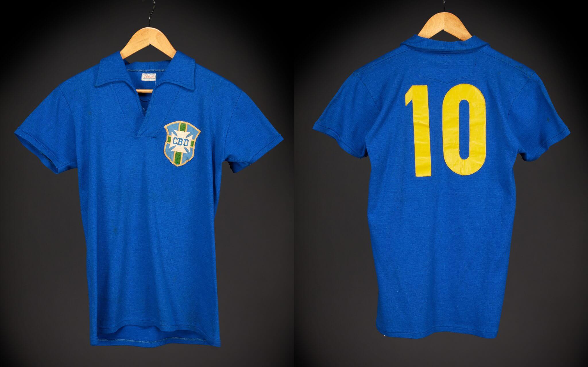 ¿La compraría? Subastan en EEUU camiseta de Pelé valorada en U$6 millones