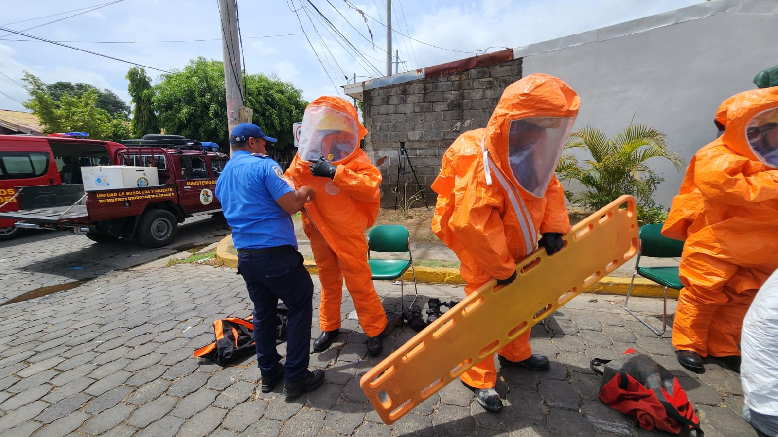 Bomberos Unidos refuerzan conocimientos para contrarrestar emergencias químicas