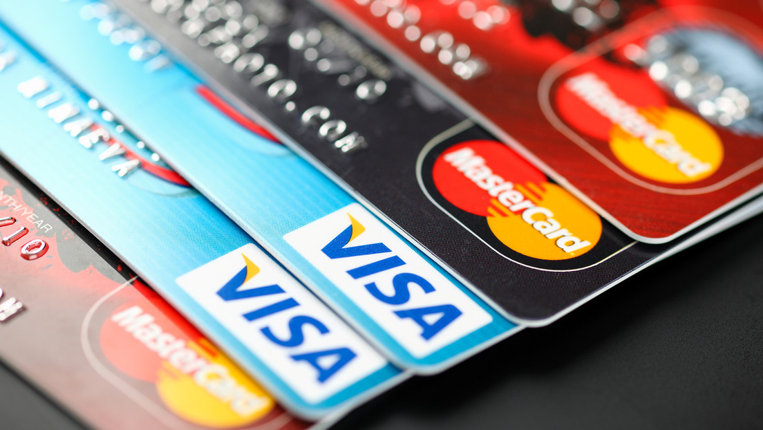 Cuba anuncia el fin de las transacciones con Visa y Mastercard por sanciones de EEUU
