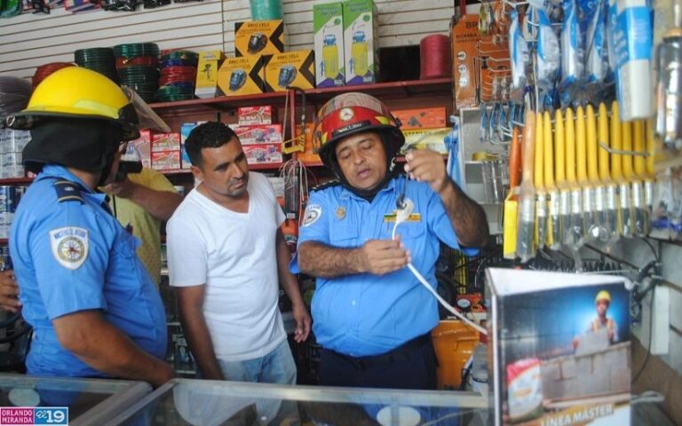 Inspeccionan sistemas eléctricos y extintores en tramos del Roberto Huembes