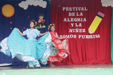 Niñez disfruta jornada recreativa con música, juegos y disfraces en Managua