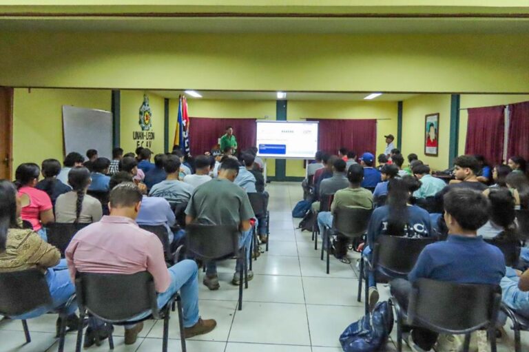 Estudiantes y comunitarios de León se suman a la protección del medio ambiente