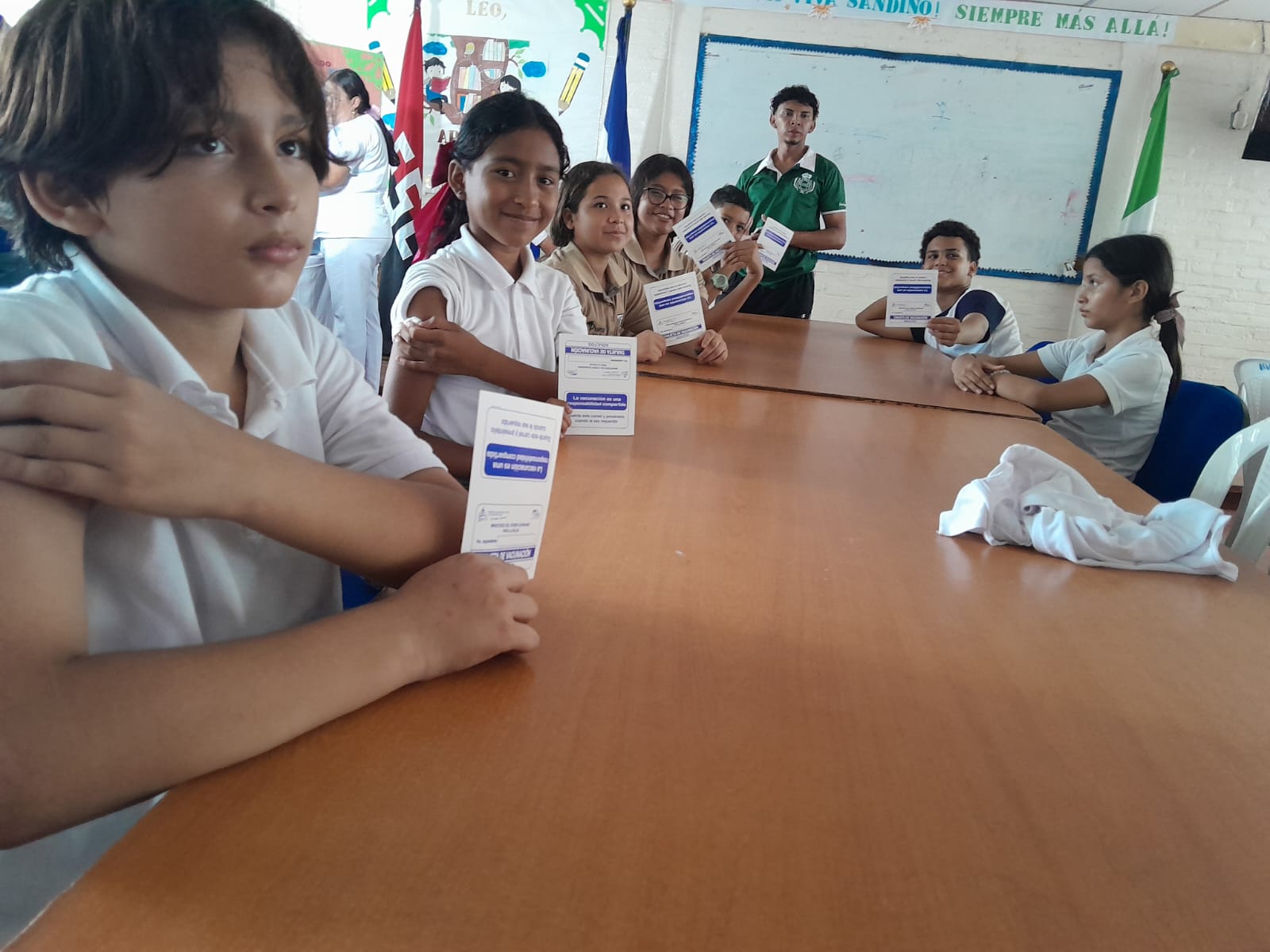 Avanza con éxito vacunación contra el VPH en centros escolares de Managua