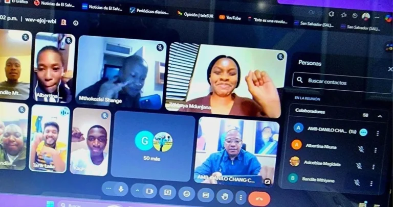 Transformación social nicaragüense es compartida con jóvenes sudafricanos