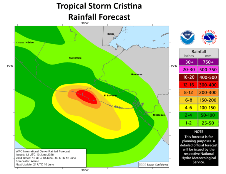 Tormenta Cristina se aleja de Nicaragua pero mantiene bajo amenaza a El Salvador, Honduras y Guatemala