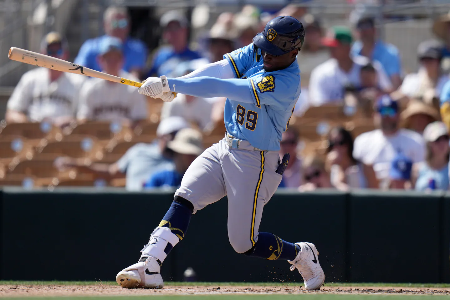Los Brewers pactan un contrato de siete años con el prospecto venezolano Luis Lara