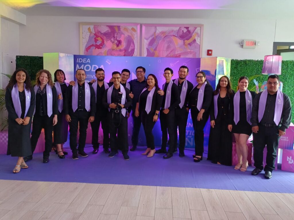 Escuela Creativa gradúa a nuevos profesionales en fotografía y moda