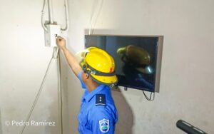 Bomberos realizan inspecciones para evitar accidentes domésticos en los barrios