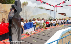 Docentes homenajean a héroes de la Colina 110 y fortalecen la memoria histórica
