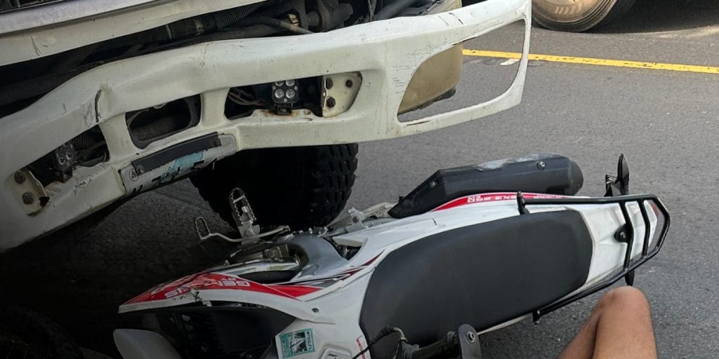 El pelotero Junior Téllez resulta lesionado tras accidente de tránsito en carretera León-Managua