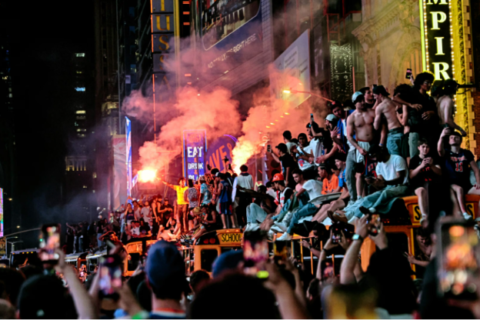 Tiroteo, menor herido y 63 arrestos: caos en celebraciones de los Knicks en Nueva York