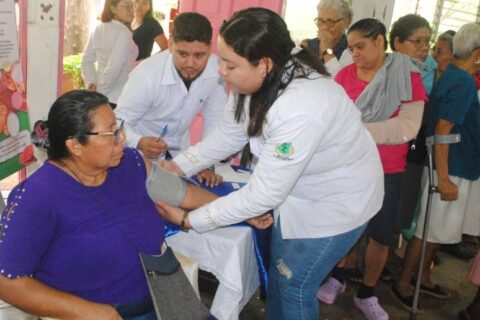 Desarrollan jornada para atender a adultos mayores con diabetes en Villa Venezuela
