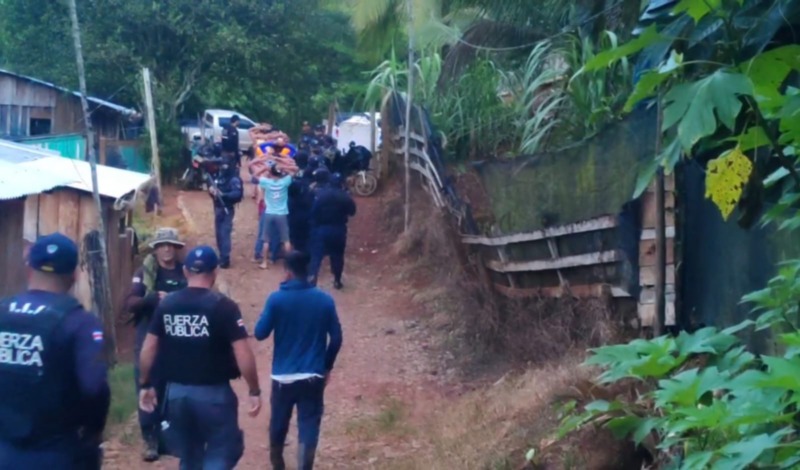 36 nicaragüenses detenidos en operativo contra minería ilegal en Costa Rica