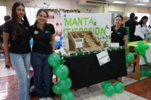 Universitarios presentan 50 proyectos ecológicos en jornada de creatividad e innovación