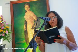 Con recital poético y ofrendas florales conmemoran el 104 años del natalicio de Lolita Soriano