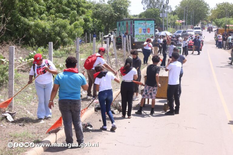 Fútbol y ecología, la fórmula con la que jóvenes del Distrito V erradican botadero ilegal de basura
