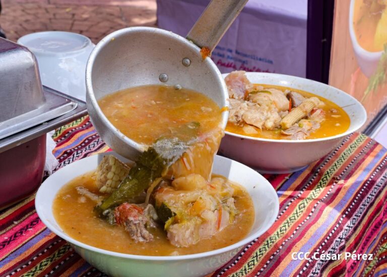 18 protagonistas de la capital se lucen en el Primer Festival de las Sopas