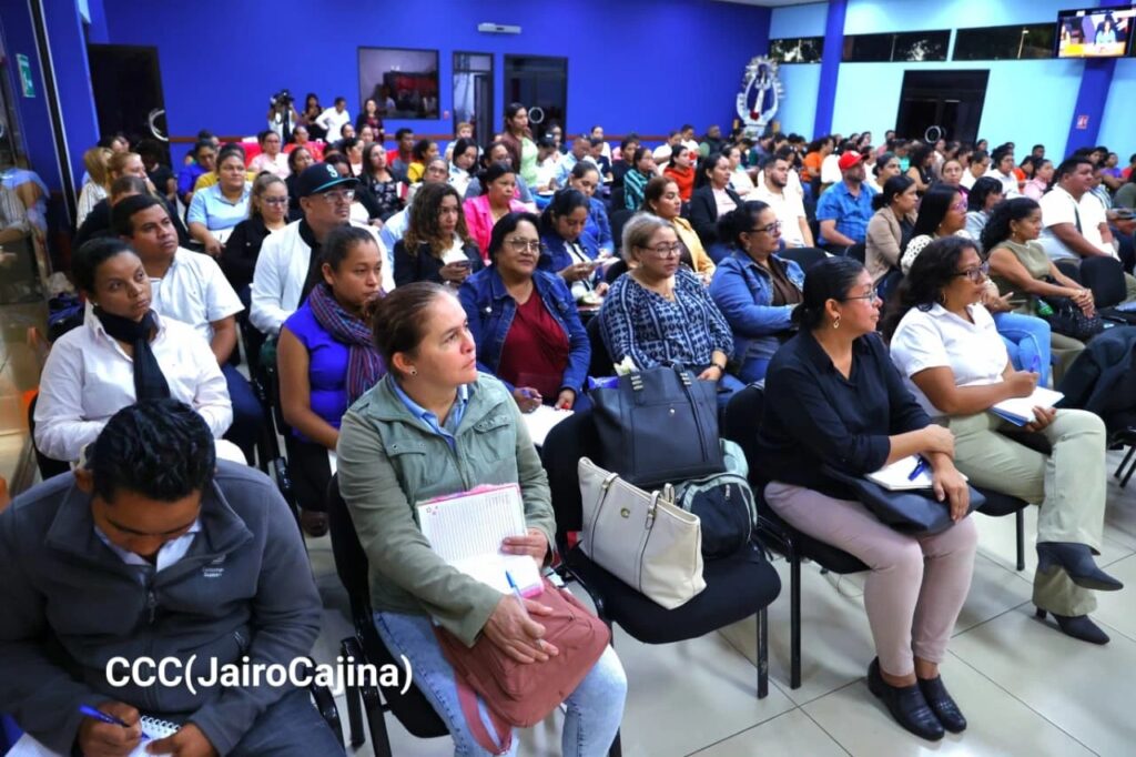 Mil 300 docentes inician Segunda Jornada Pedagógica de Actualización Científica