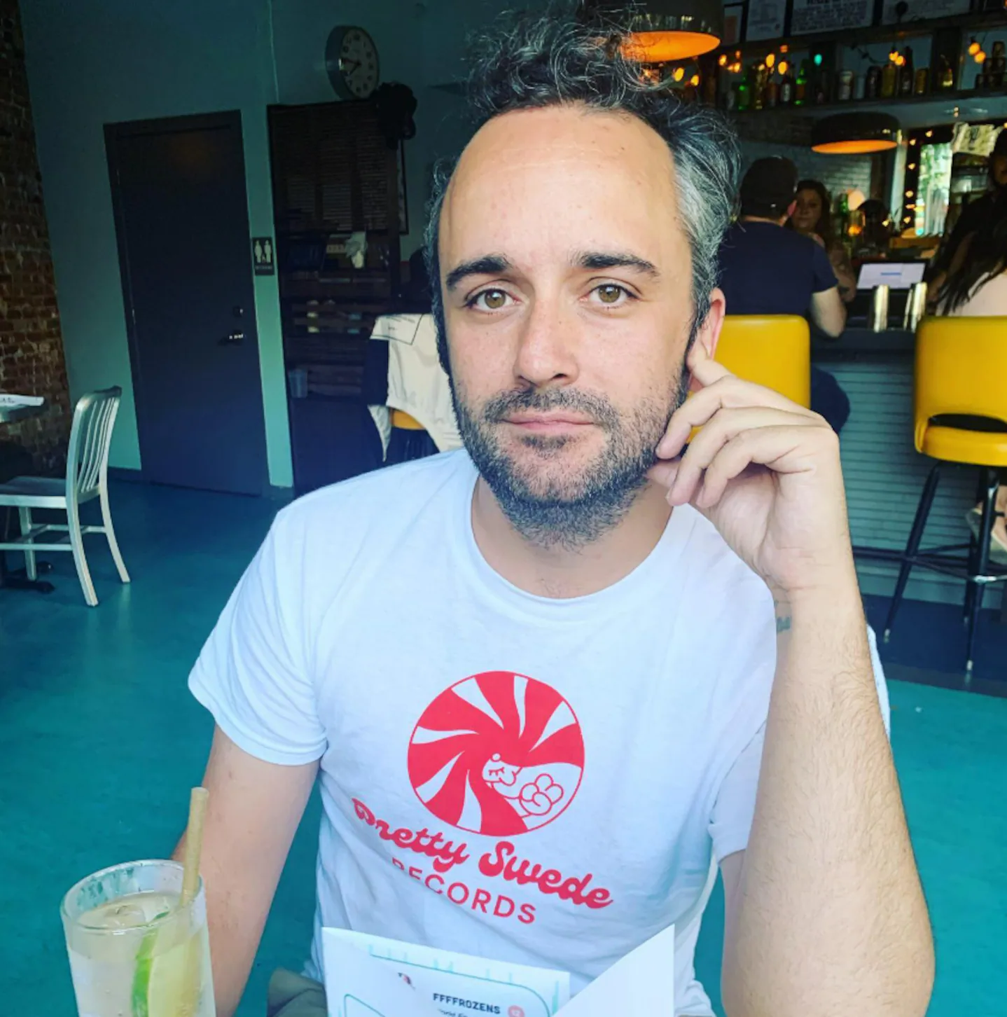 Muere productor del reality “Love Island USA” durante grabaciones en Fiji