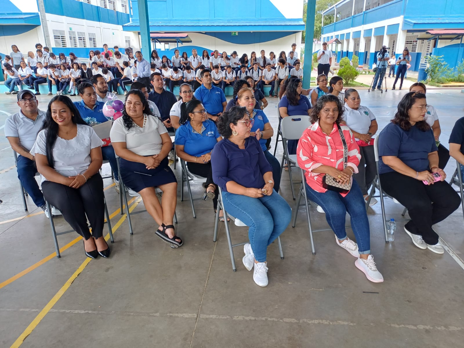 Docentes del Colegio Otto de la Rocha reciben Bono Especial en celebración Día del Maestro