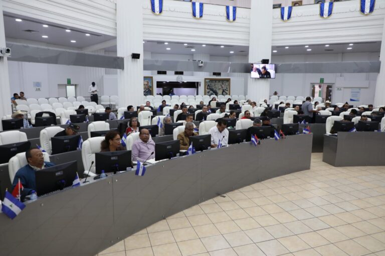 Asamblea Nacional conmemora el Día del Parlamentarismo exhortando por la paz mundial y la defensa de la soberanía