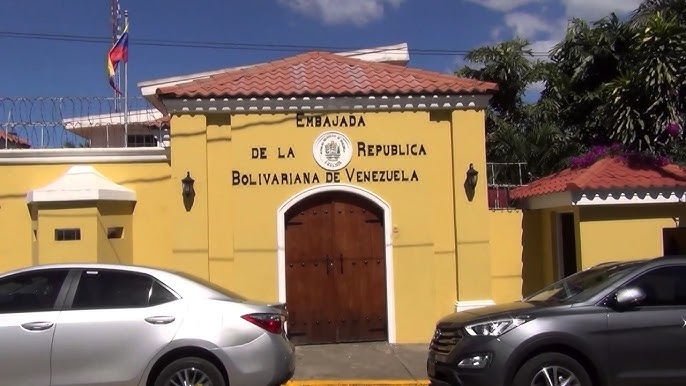 Autoridades firman libro de condolencias en la Embajada de Venezuela en Nicaragua