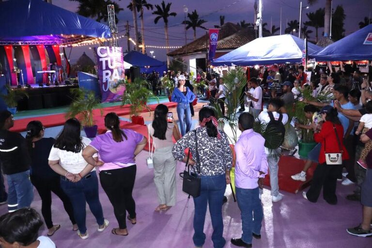 Derroche de talento y emprendimiento en festival Victorias 47/19 en el Puerto Salvador Allende
