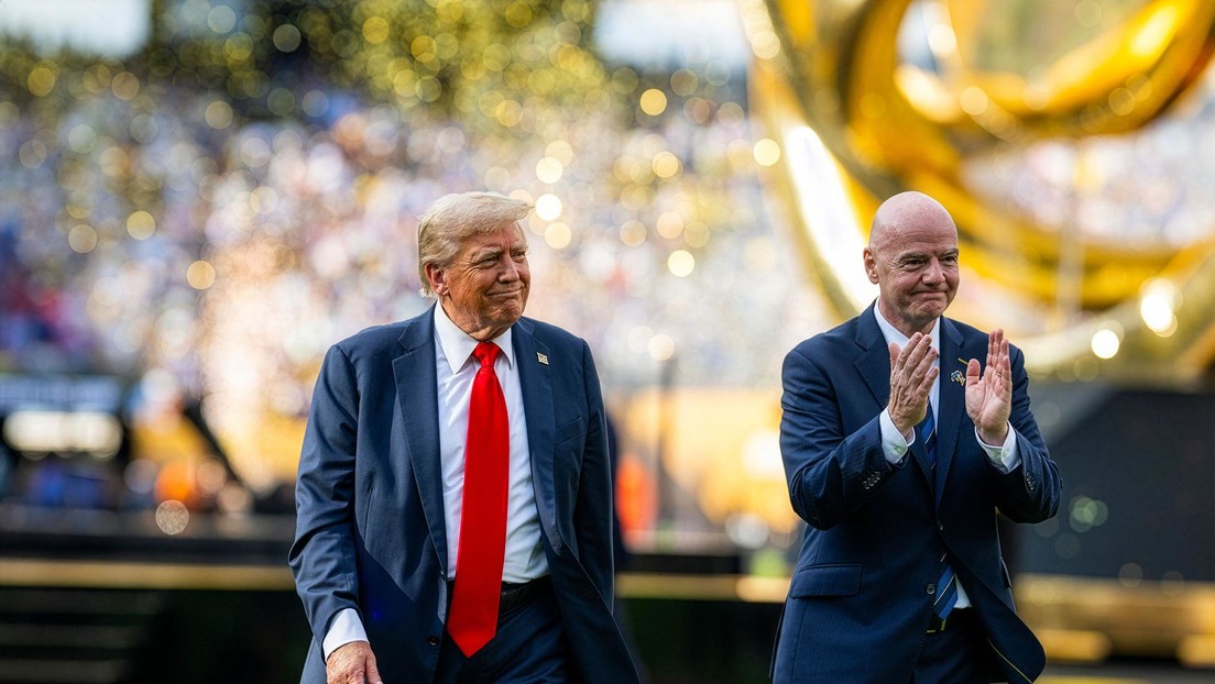 Trump pidió al jefe de la FIFA revertir tarjeta roja de futbolista estadounidense