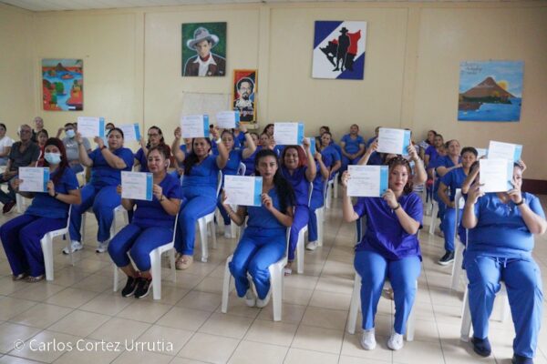 Internas del sistema penitenciario de Managua concluyen curso de informática