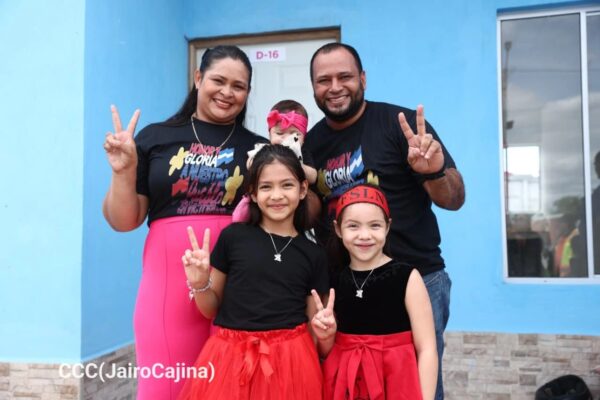 Dignifican a familias chinandeganas con la entrega de viviendas en Urbanización Nuevas Victorias